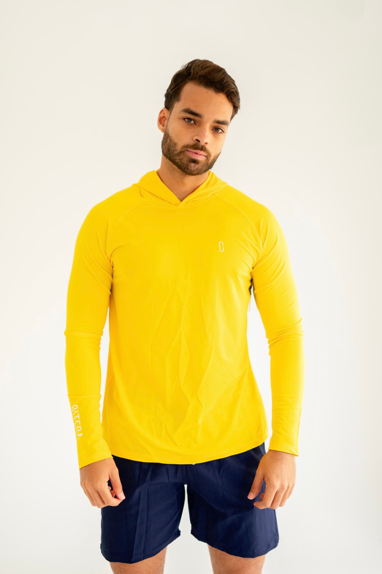 Franela UV Con Capucha Amarillo