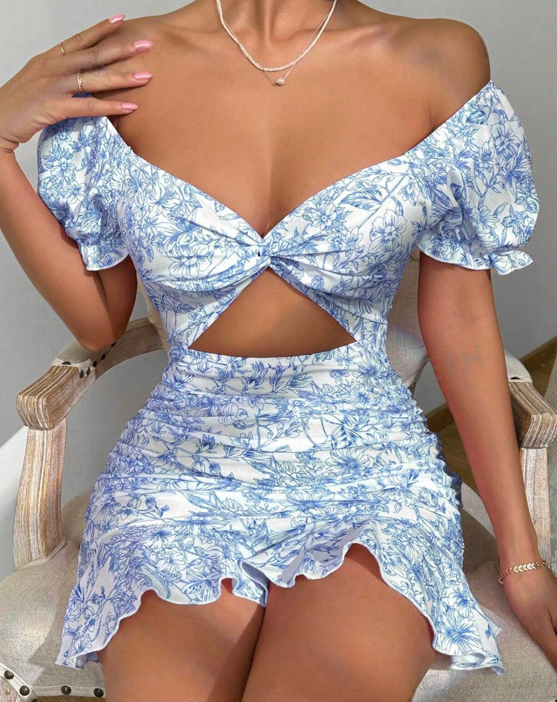 Vestido Blanco Detalles Azul